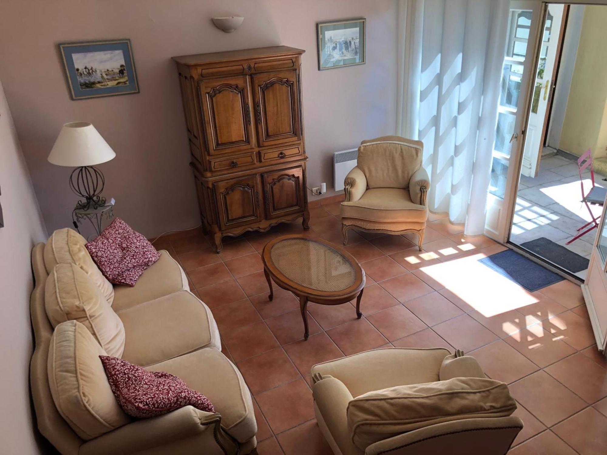 Entre Vignes Et Dentelles Hotel Courthezon Luaran gambar