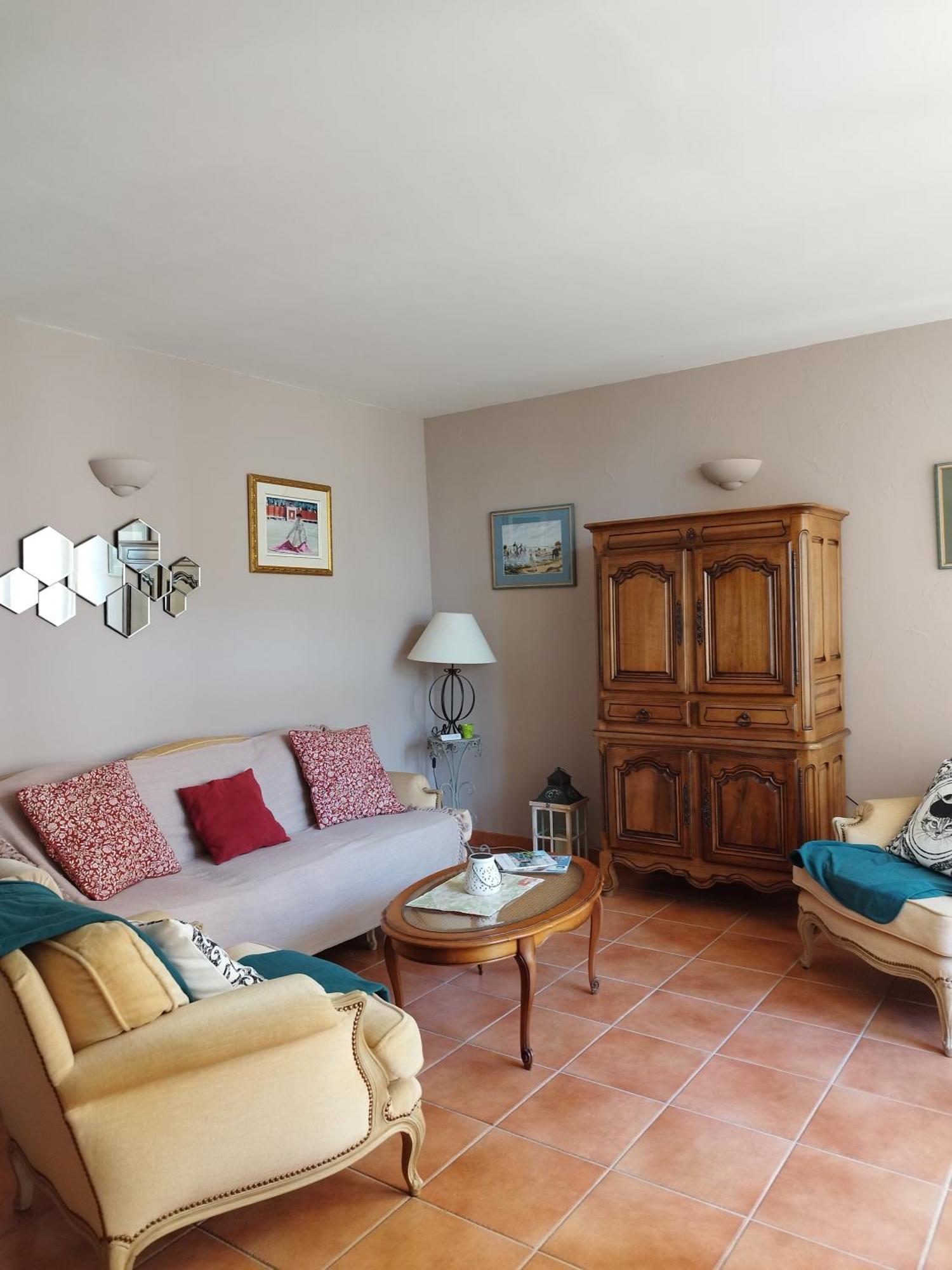 Entre Vignes Et Dentelles Hotel Courthezon Luaran gambar